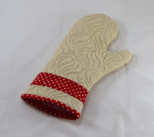 Friday Spotlight Heather's Quilted Oven Mitts — SewCanShe Free Sewing