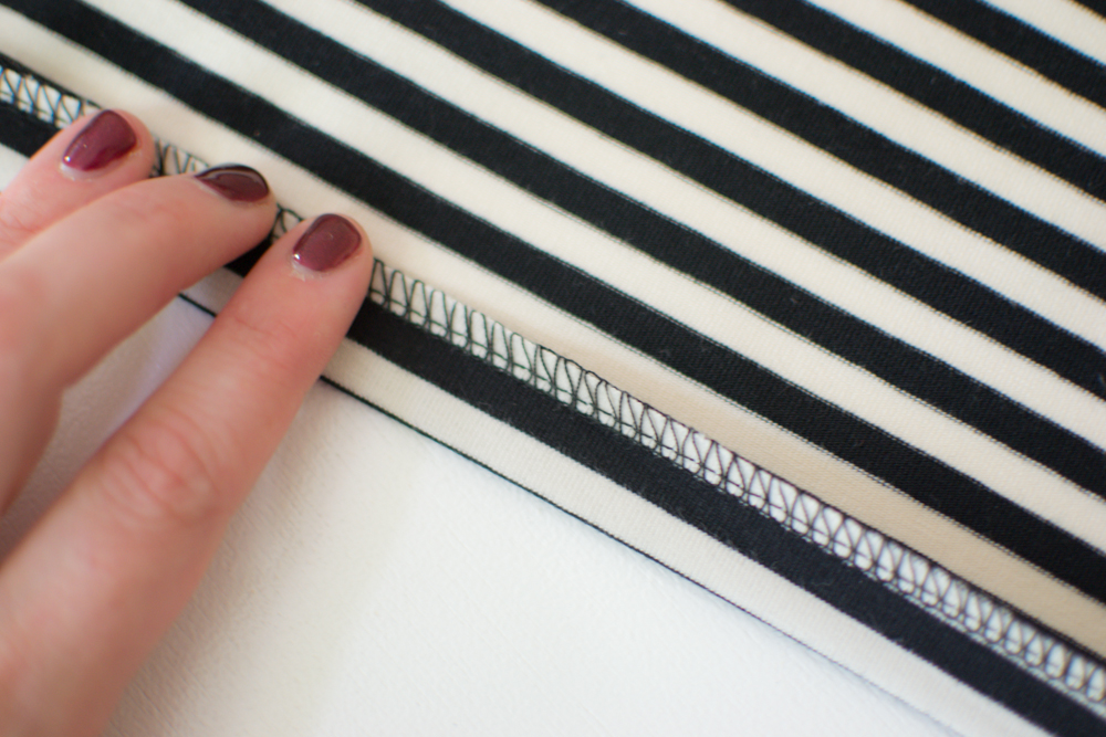 how to fold the knit fabric hem