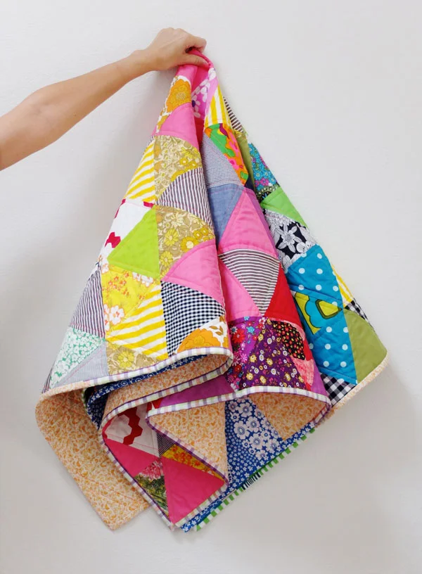 7 Equilateral Triangle Quilts to Inspire! {plus a pillow}
