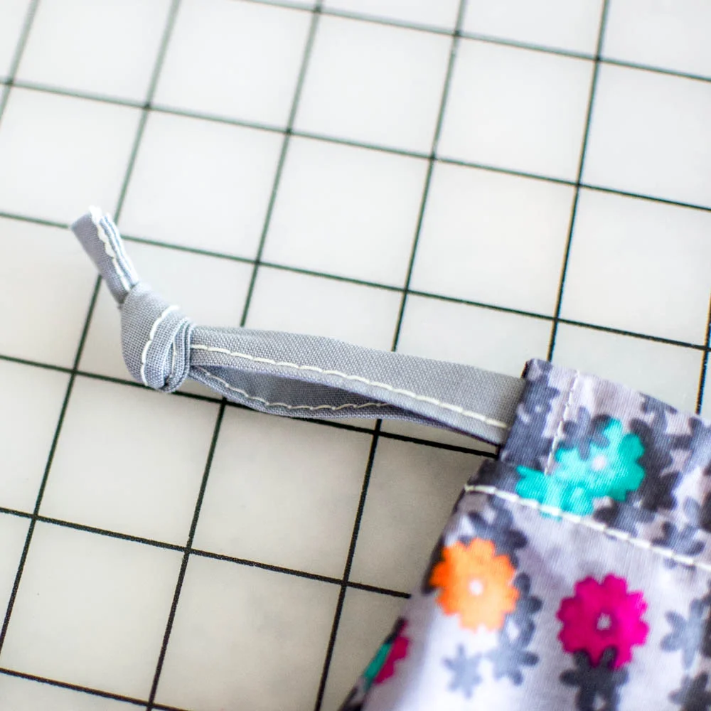 How to Sew a Fish Shaped Laundry Bags {free sewing pattern} — SewCanShe