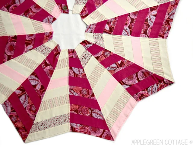 Quilted-Christmas-Tree-Skirt-final-ang.jpg