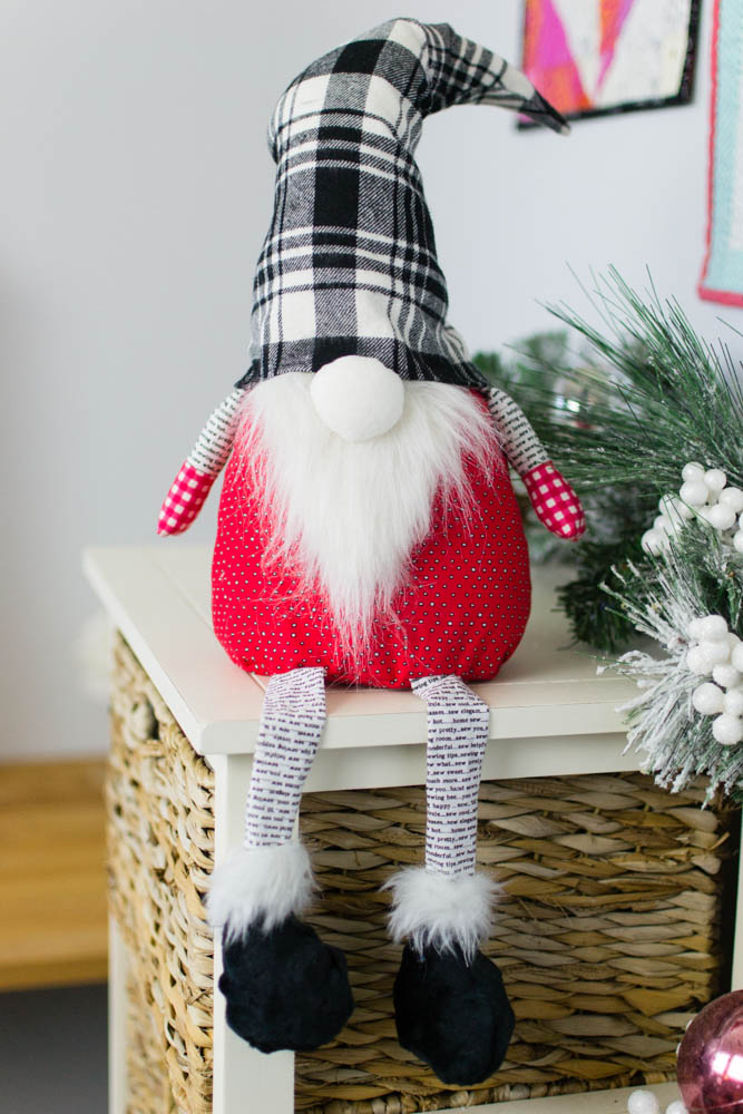 free-knitted-christmas-gnome-pattern