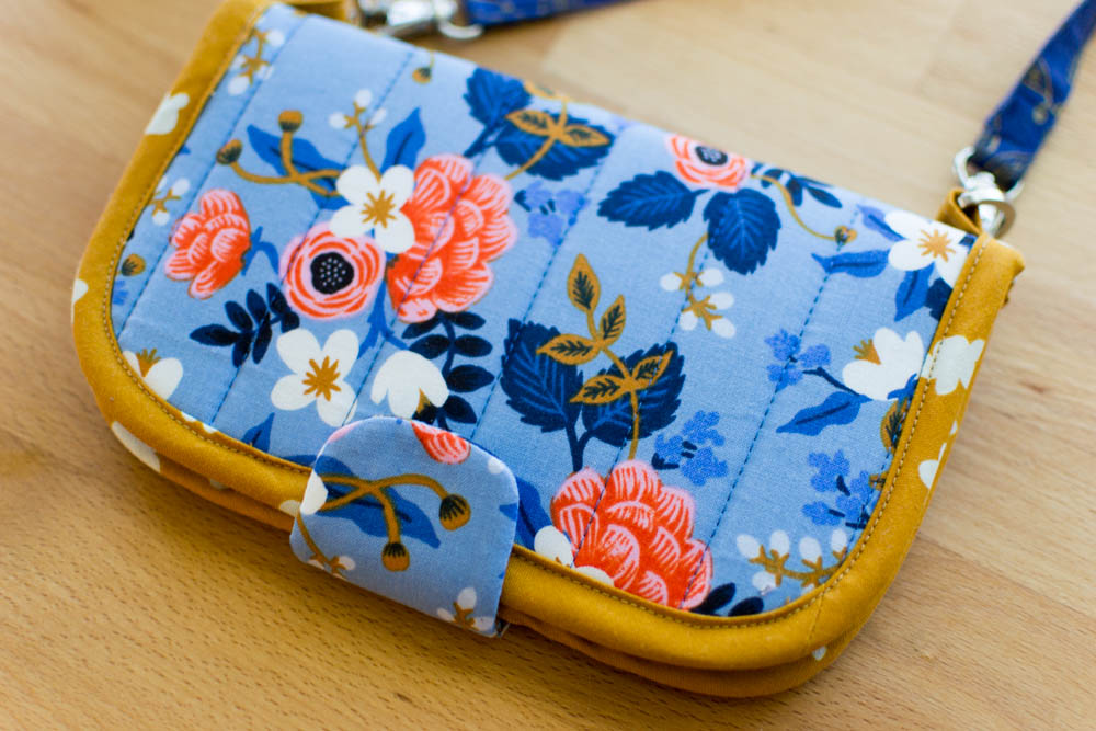 Fold and Stitch Wallet {new tutorial} — SewCanShe | Free Sewing ...