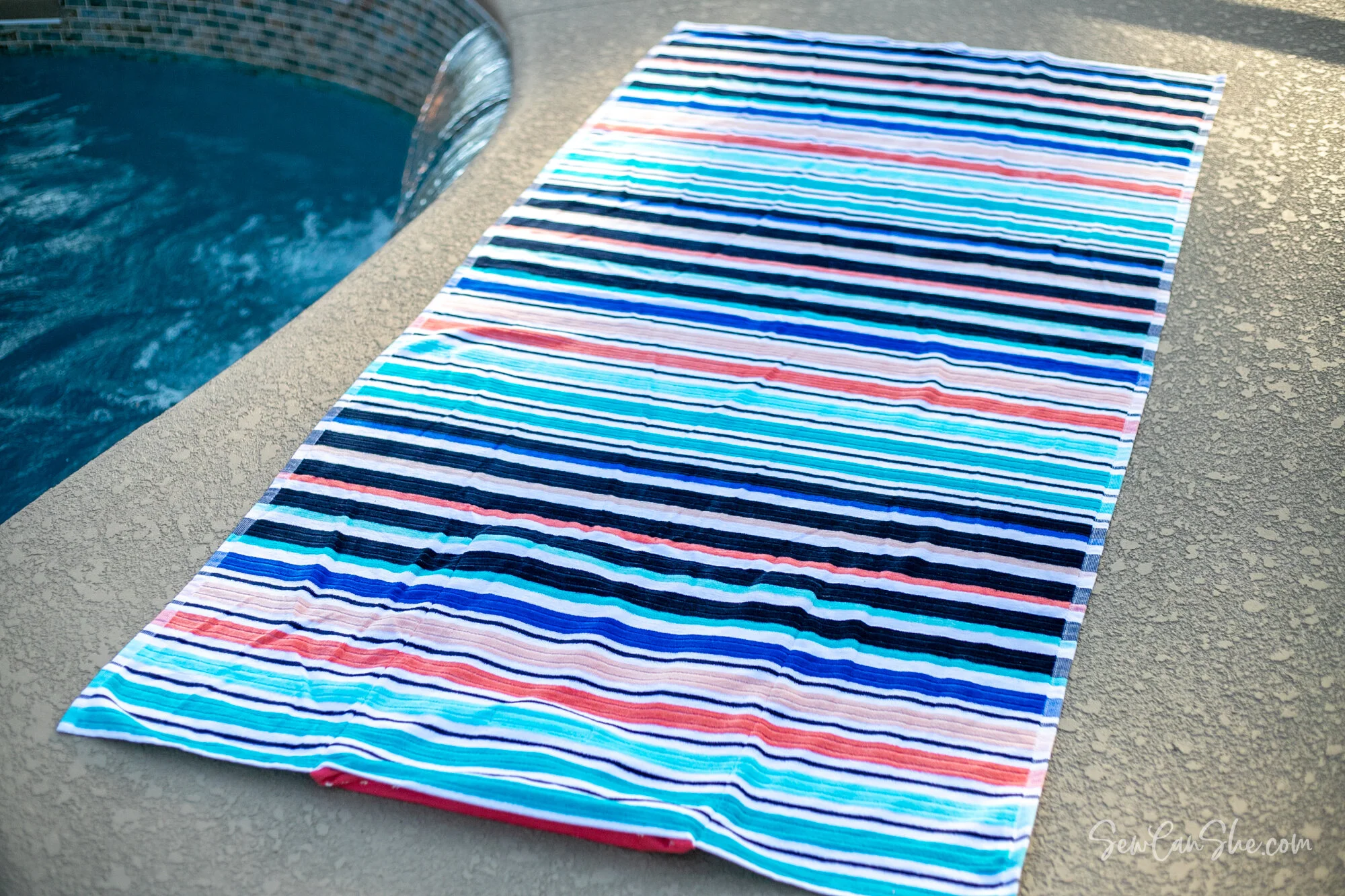 How to Sew a Beach Towel Backpack the best free sewing pattern