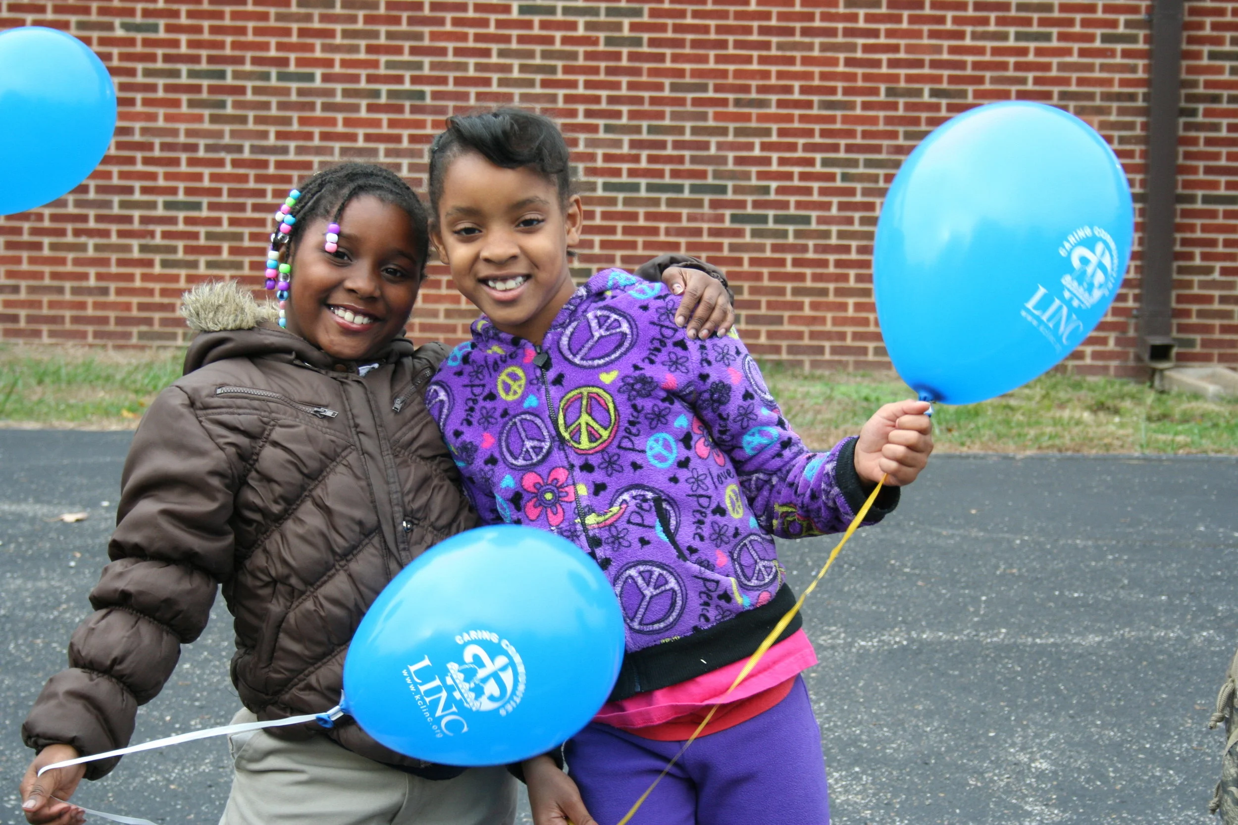 LINC Students from Conn-West Elementary in the Grandview School District celebrate Lights On Afterschool.