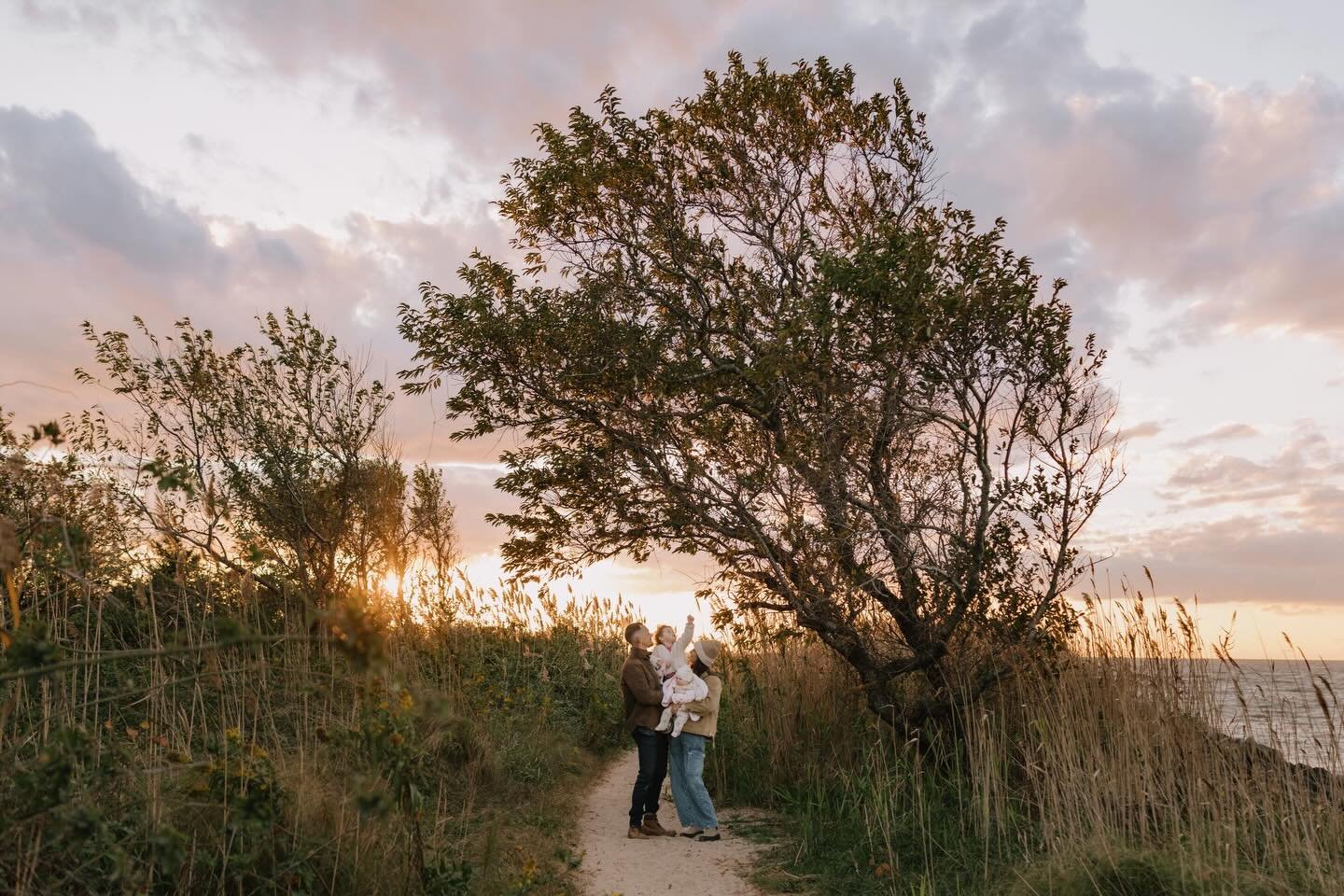 You know together we&rsquo;re glowing, 
gonna be golden