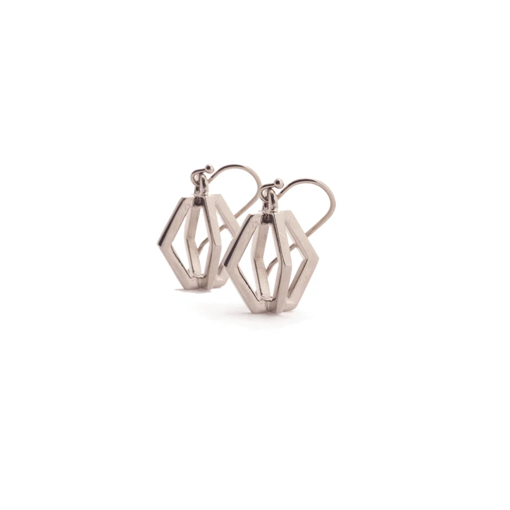 <p><strong>FORCE</strong></p>TWISTED DROP EARRINGS