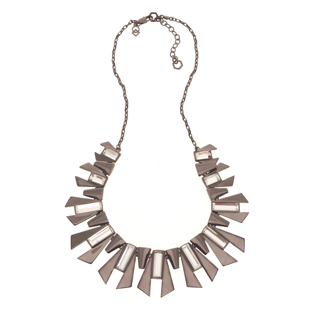 <p><strong>EDGE</strong></p>STATEMENT NECKLACE