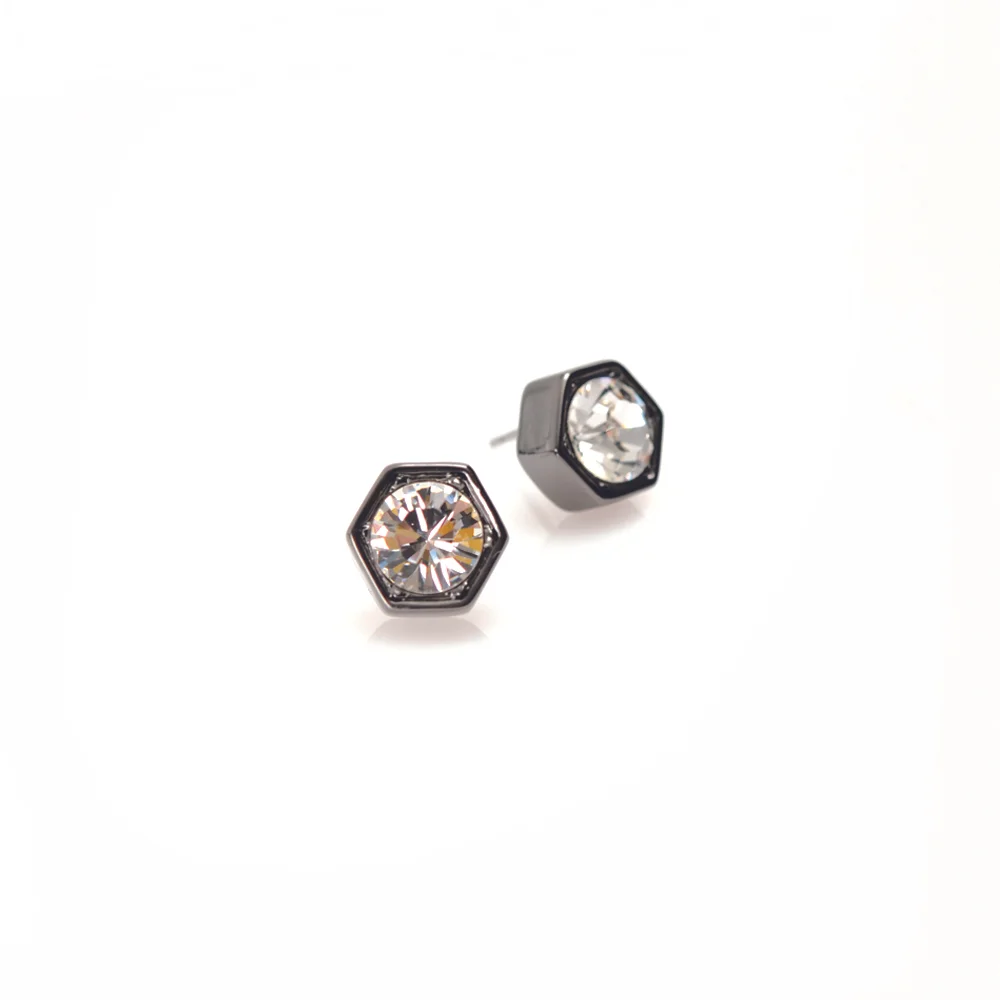 <p><strong>BOLD</strong></p> STUD EARRINGS