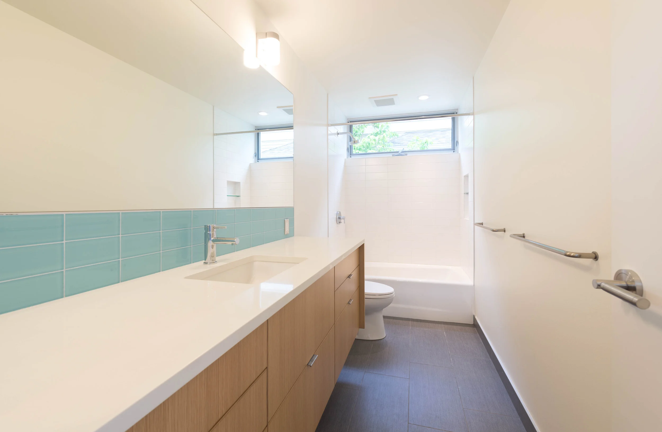 BUILD LLC Pambianco Int Bathroom 03.jpg