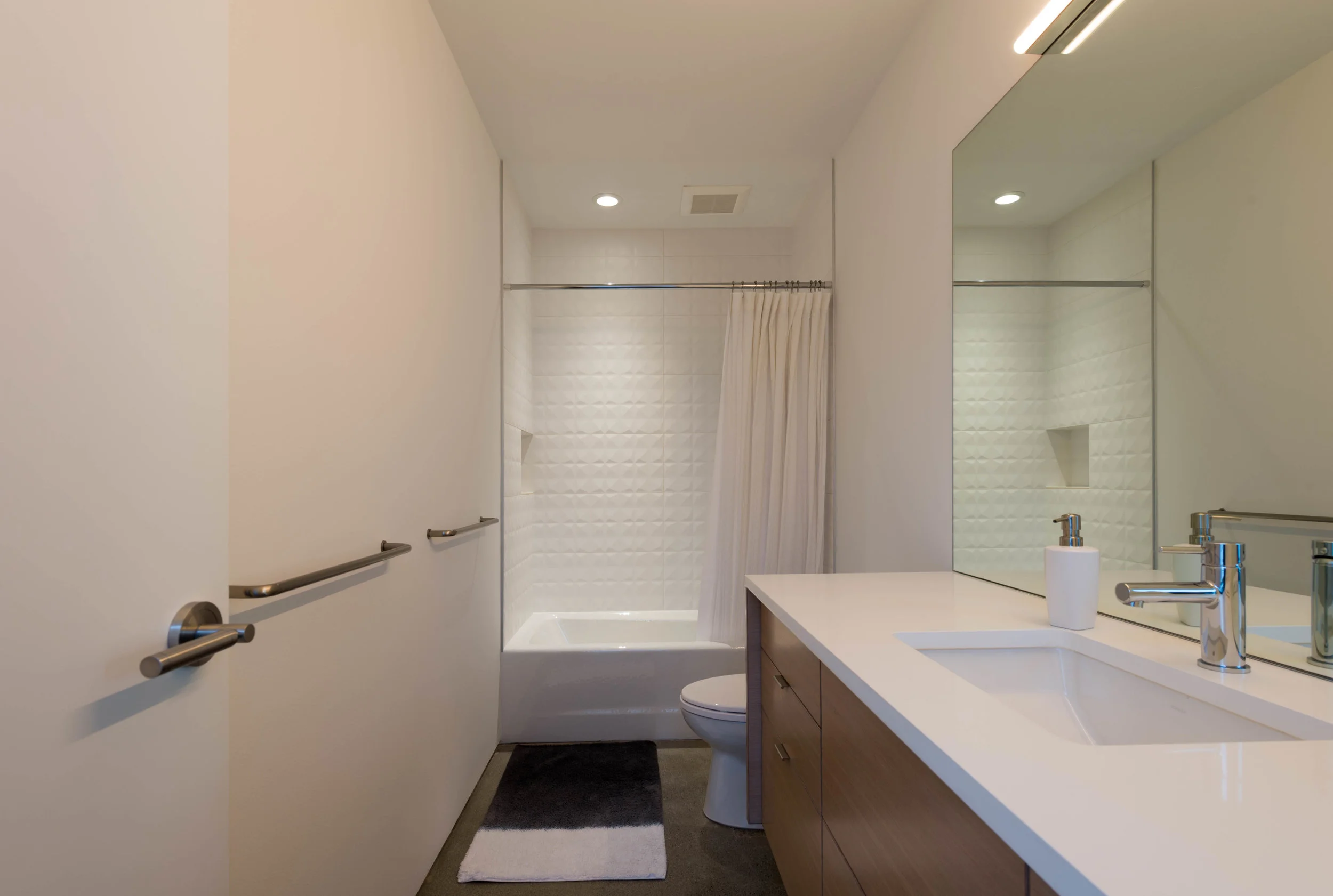 BUILD LLC 1017 Ruffner Int Bath 01.jpg