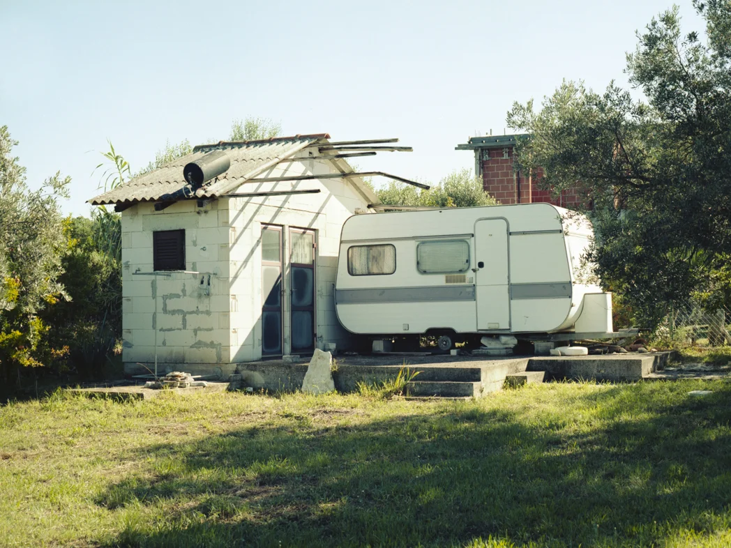 2014 / Analog / Mamiya645AF -ongoing series- Caravans - invented in 1931 by Arist Dethleffs for his wife Fridel Edelmann. She came up with a desire of having something like a gipsy's van for traveling together. Since edification, they're giving humanity the possibility to travel the world while carrying their conversant space. This series tries to give this intimate feel of a "Home Sweet Home" to the viewer and should remind him of his roots. Caravans or mobile homes are a great ability on journeys to trek right home in mind. Closing the gap between homesickness and wanderlust.