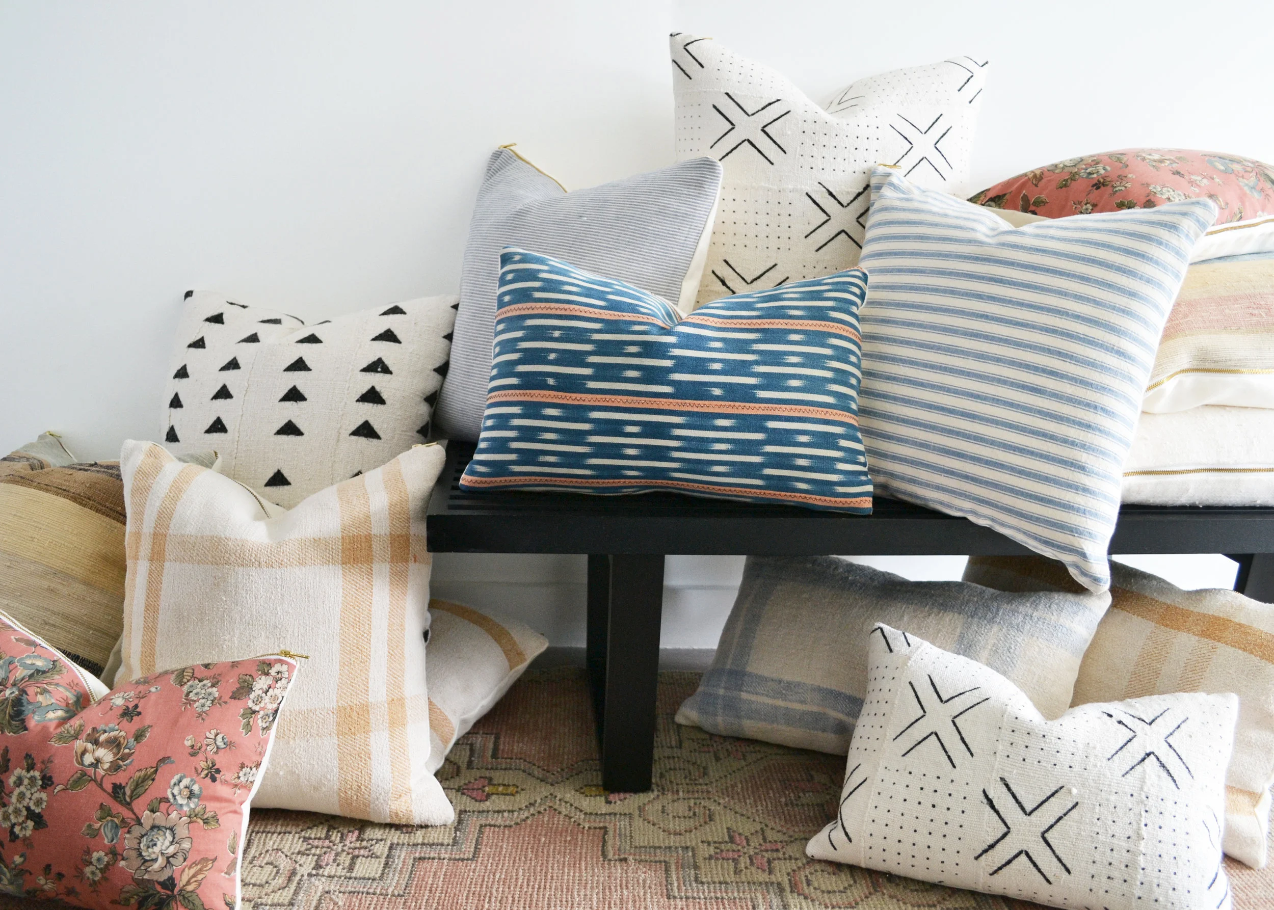 pillows on bench1.jpg