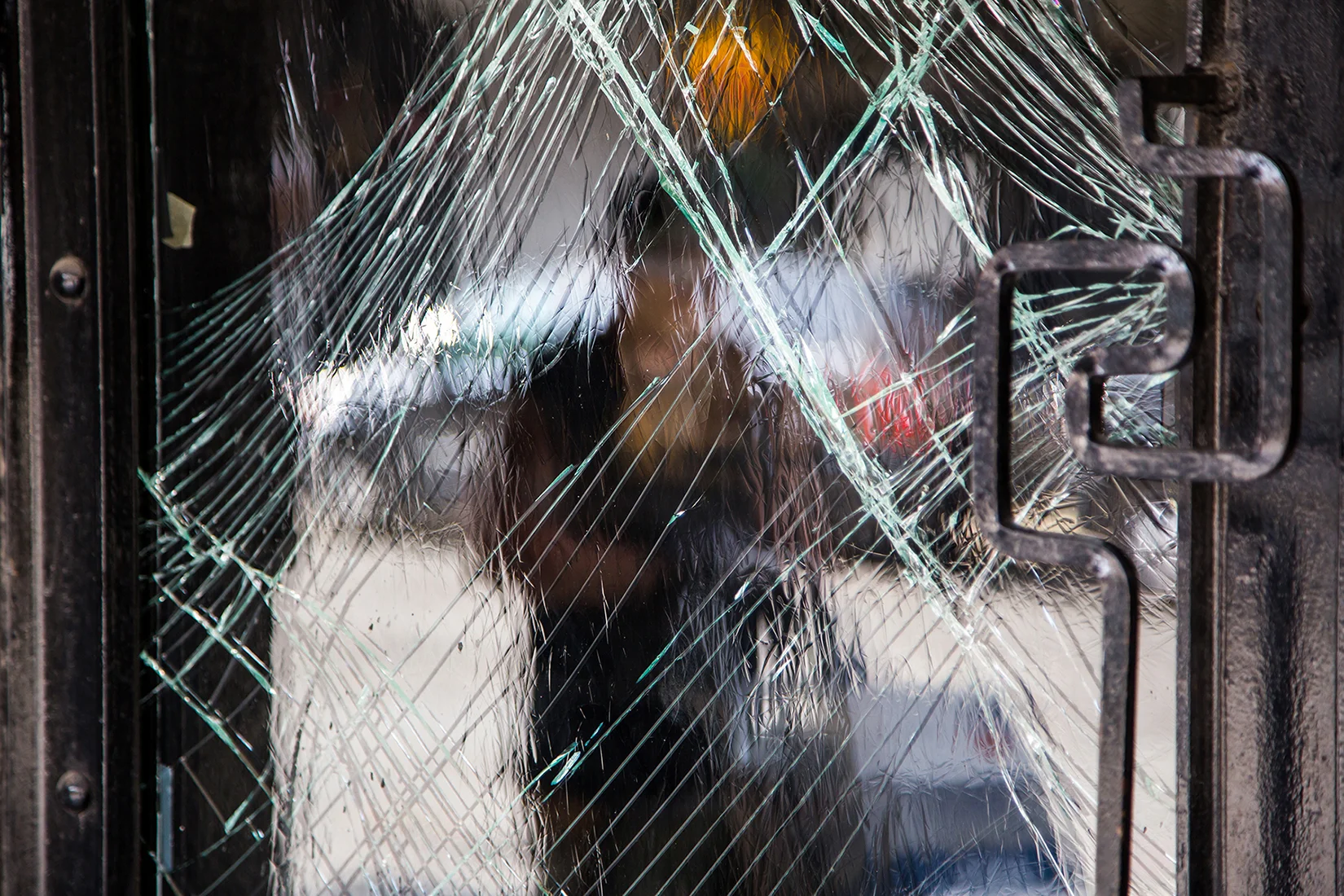 Extrapolation_Shattered glass study_12x8x150.jpg