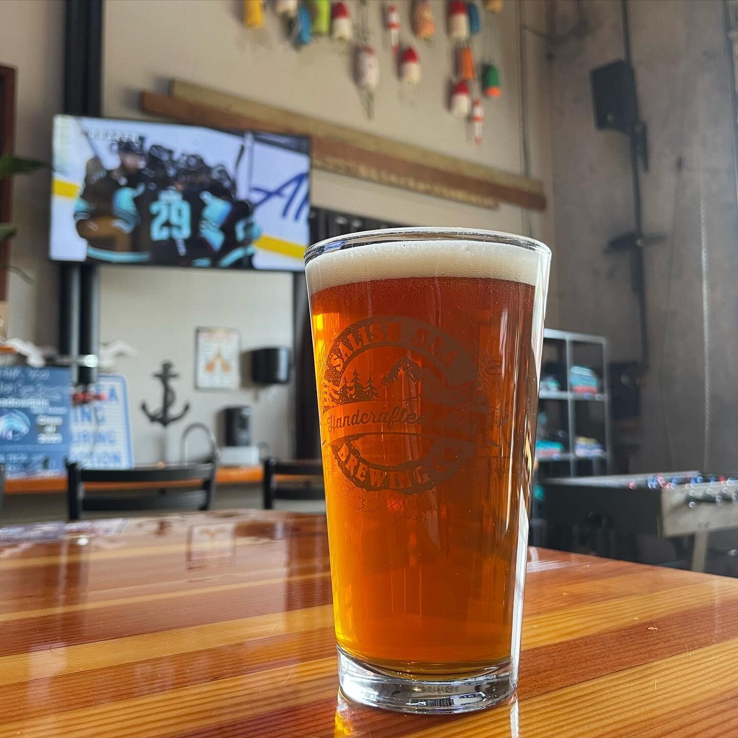 New batch of #Breakaway IPA on tap just in time for the Kraken game!

Original ABC brewer Skip Madsen helped us re-create his local classic.  Firm malt backbone, medium bodied traditional NWIPA.  Columbus, Amarillo, and Citra hops.
