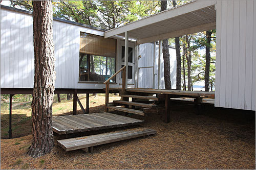 Wellfleet home by Marcel BReuer