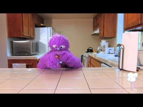 Nurple's Kitchen: How to solve a Rubik's Cube!