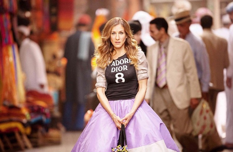 Carrie Bradshaw (Sarah Jessica Parker), Sex and the City .