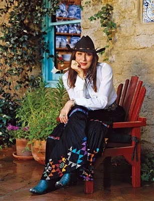 Angelica Huston_1.jpg