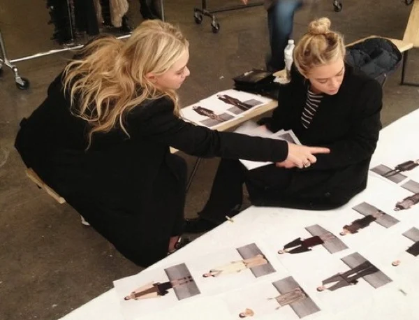  Mary Kate &amp; Ashley Olsen. 