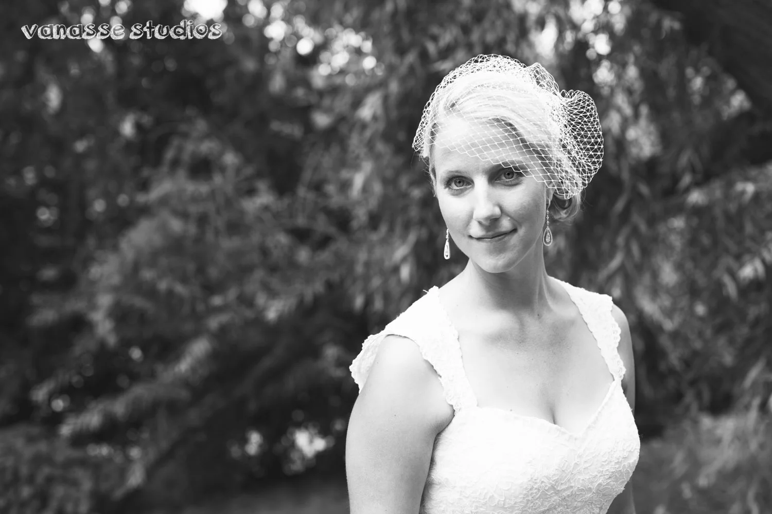 Claire-Jon-Seattle-Wedding-Photographers-Bell-Harbor-029.jpg