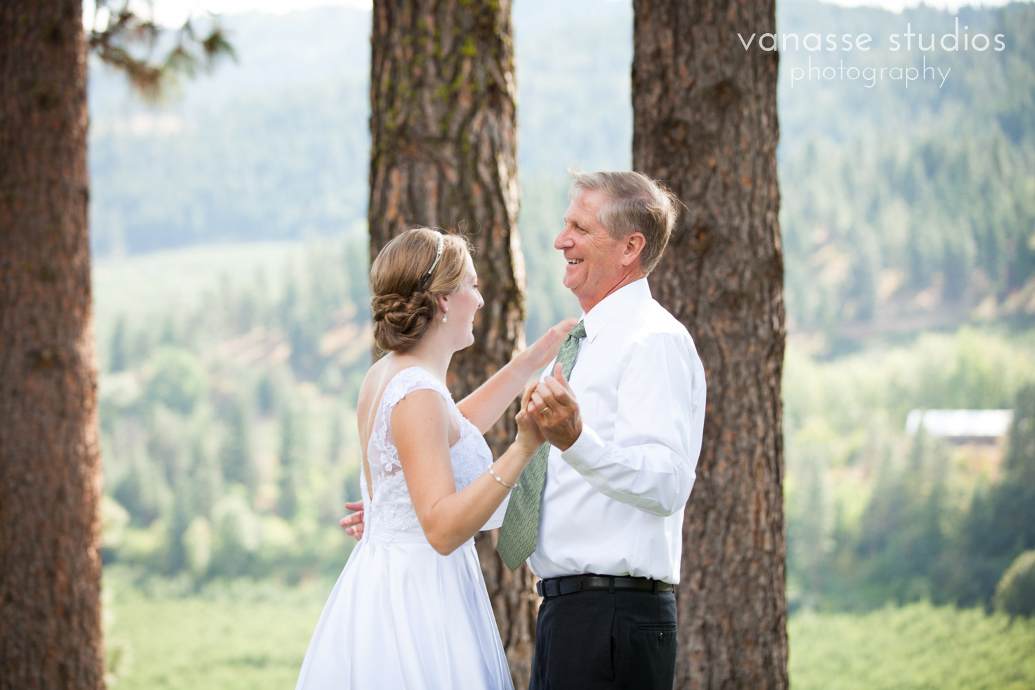 Leavenworth-Wedding-Photographers_AndreaMike_067.jpg