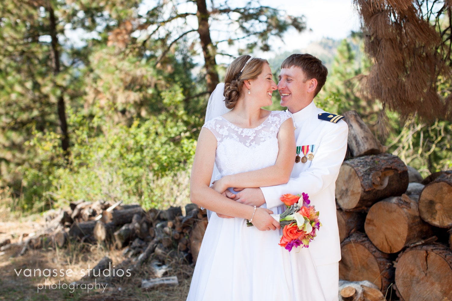 Leavenworth-Wedding-Photographers_AndreaMike_075.jpg