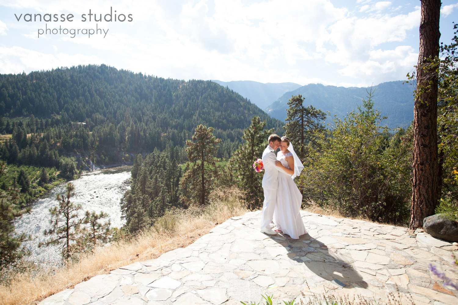 Leavenworth-Wedding-Photographers_AndreaMike_080.jpg