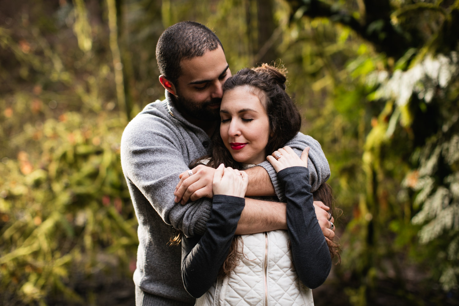 Portland-Adventure-Engagement-Photographers_Forest-Park_SM_006.jpg