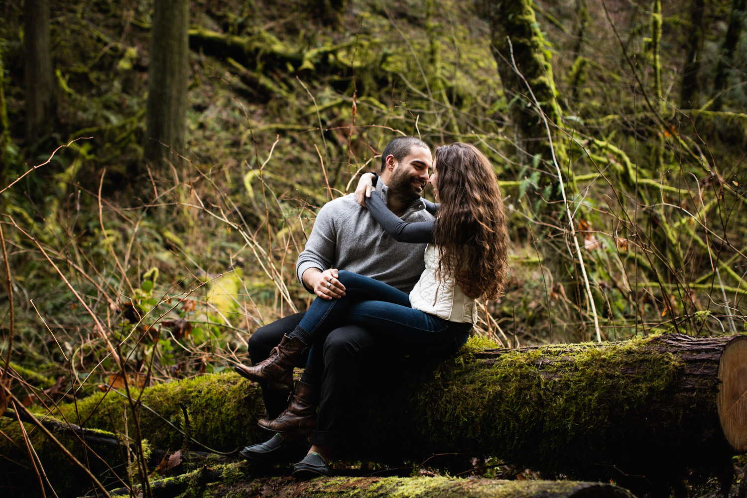 Portland-Adventure-Engagement-Photographers_Forest-Park_SM_015.jpg