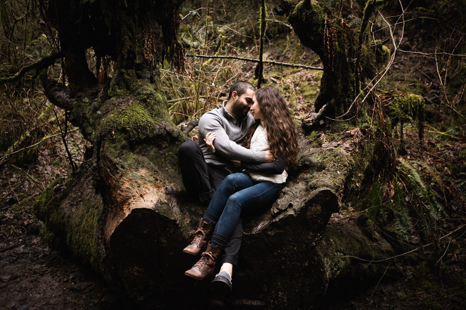 Portland-Adventure-Engagement-Photographers_Forest-Park_SM_020.jpg