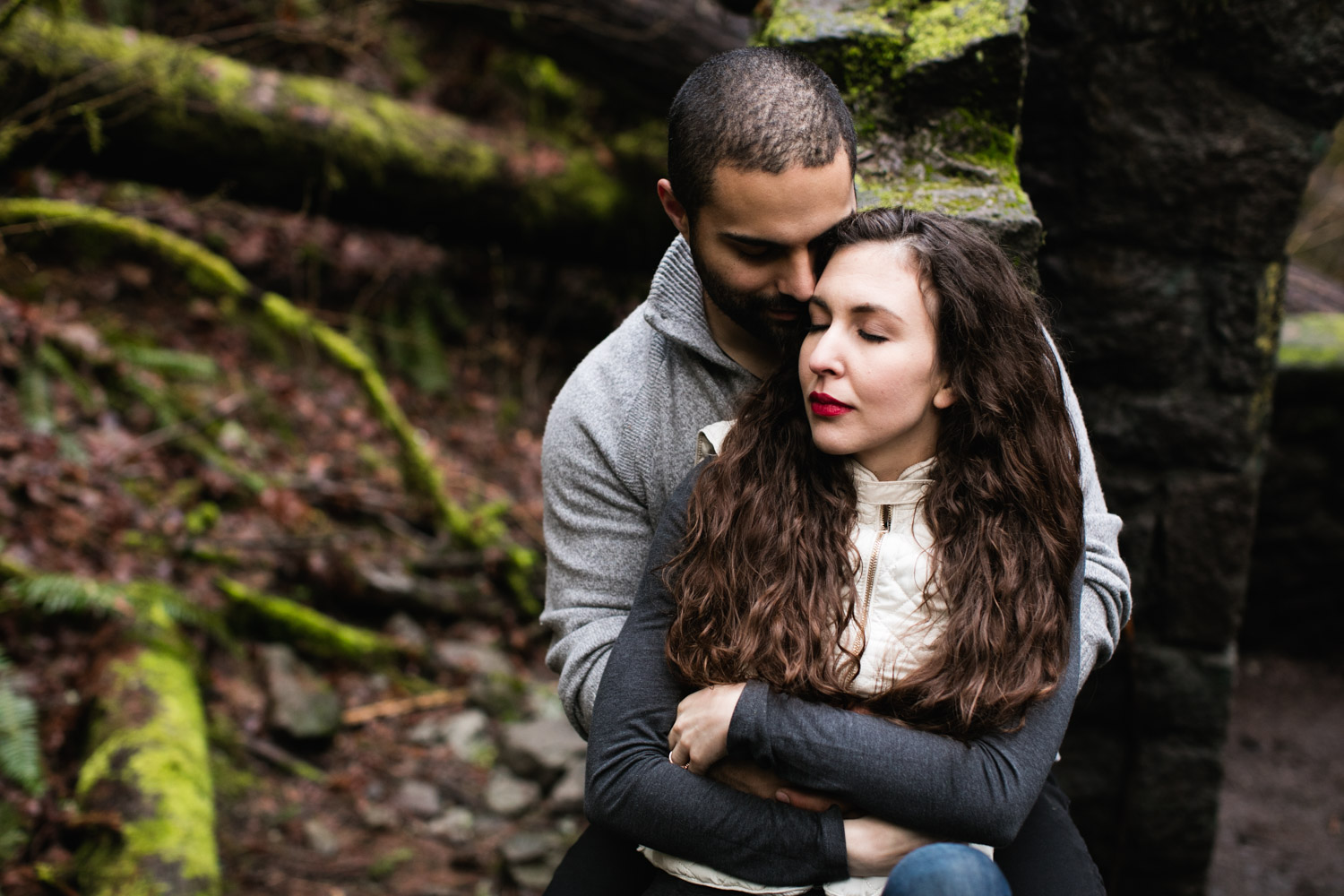 Portland-Adventure-Engagement-Photographers_Forest-Park_SM_023.jpg