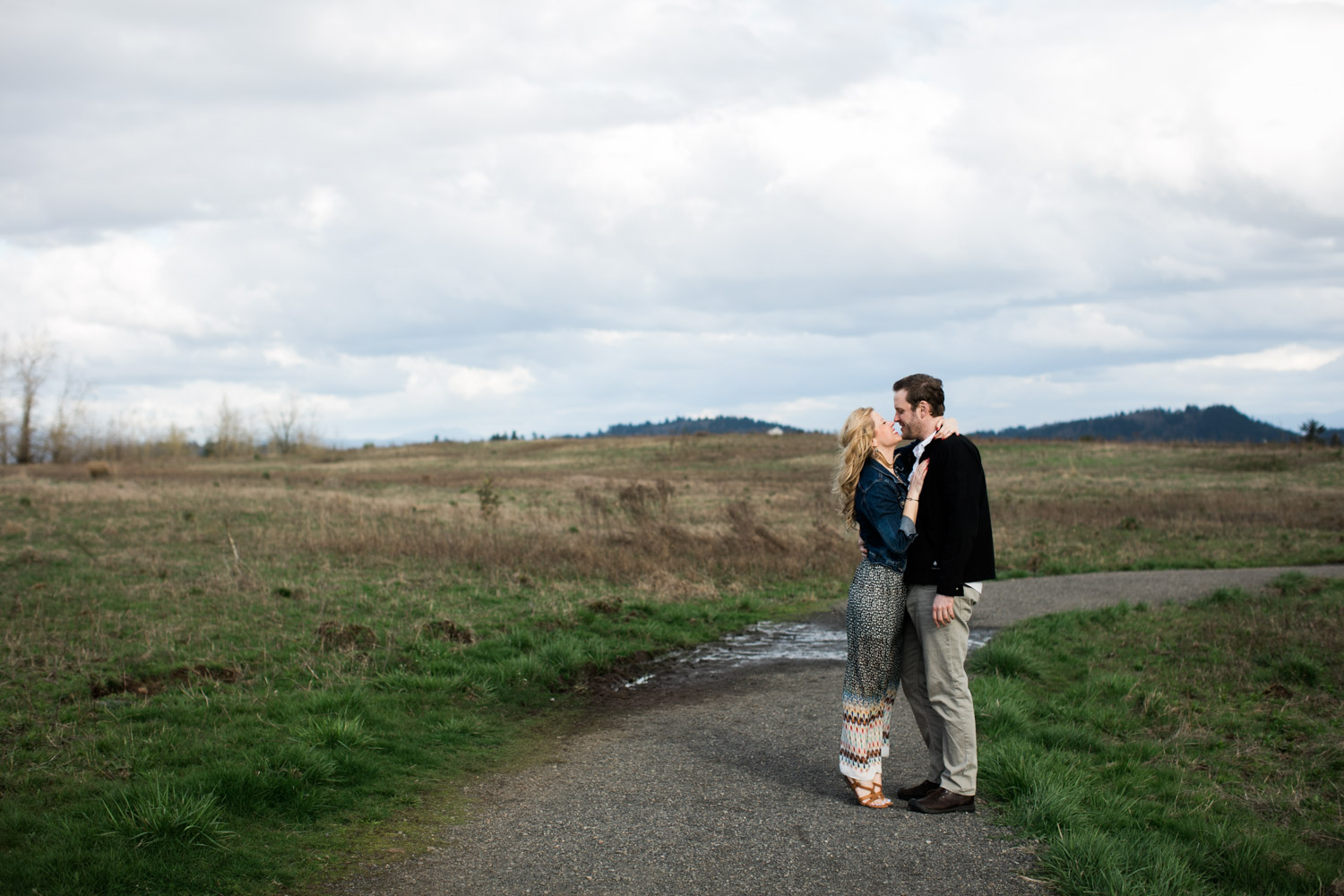 SJ_Portland-Engagement-Photographers-Powell-Butte-Nature-Preserve_001.jpg