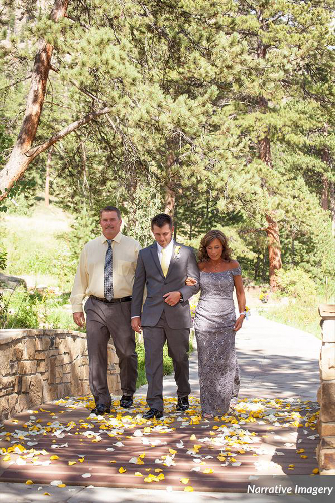 photography >> Narrative Imagery || venue >> Della Terra Mountain Chateau || flowers >> Kim & Co