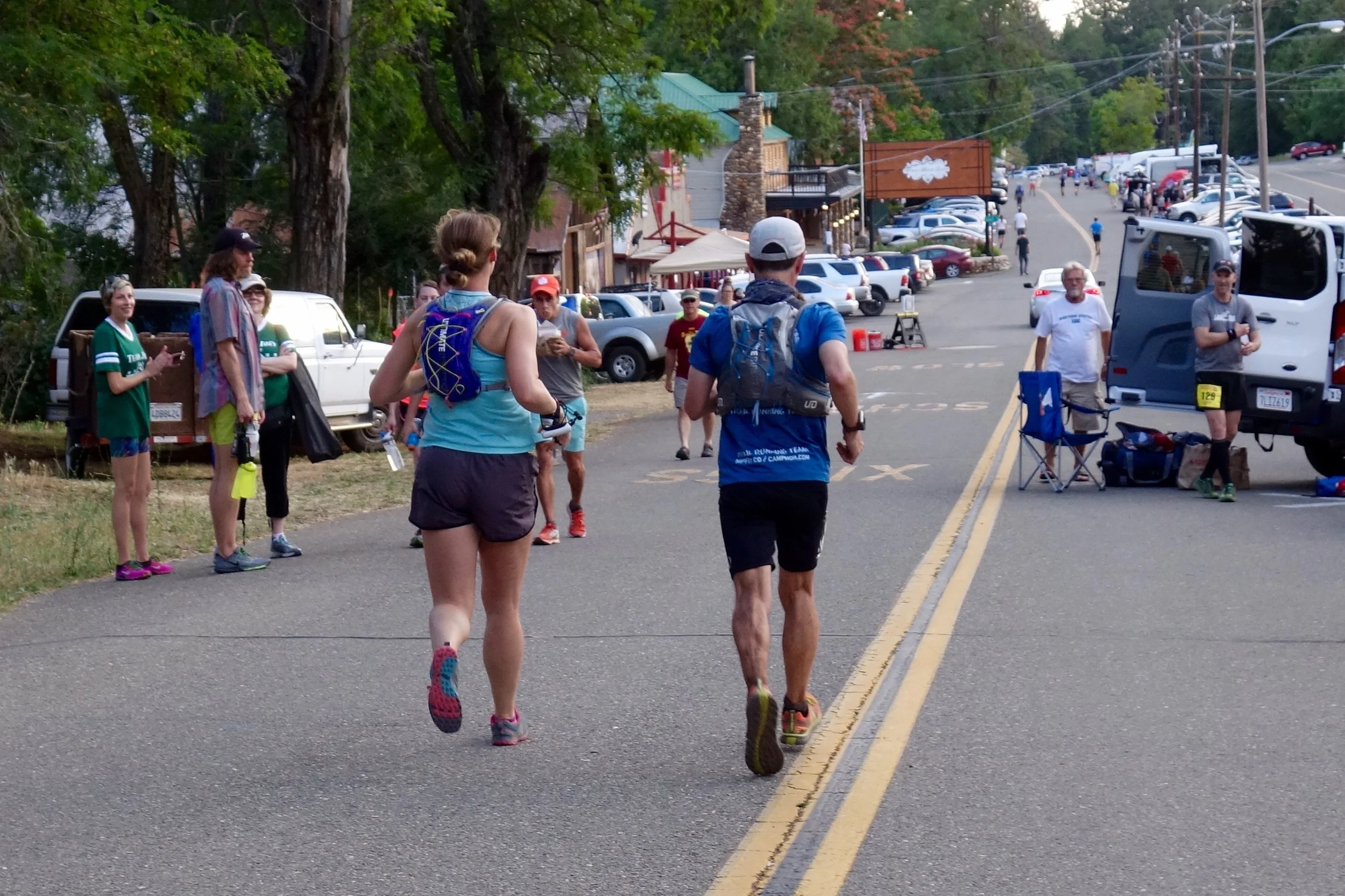 Harry & Stacie leaving Foresthill Aid Station.