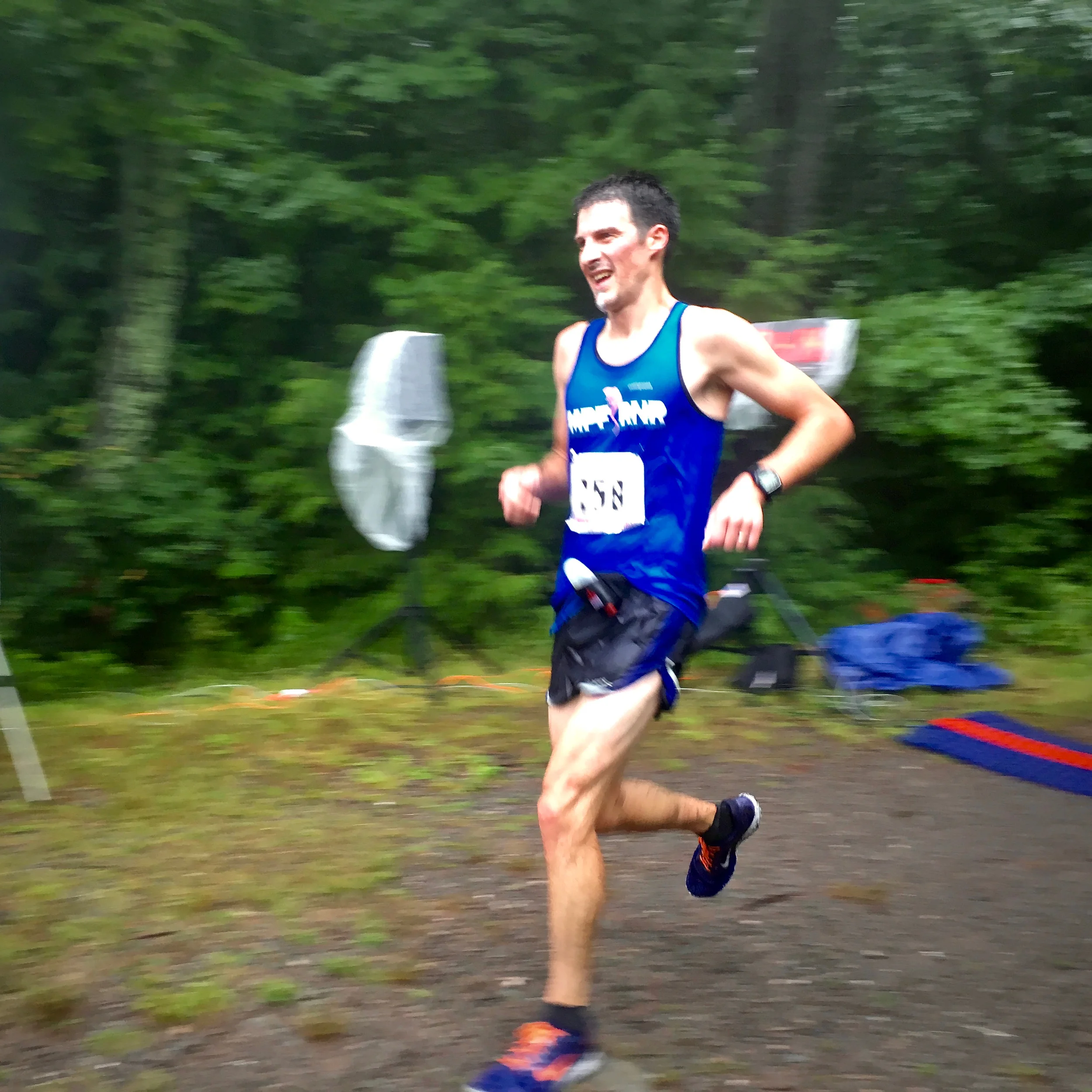 Jan Wellford winning the 2016 Escarpment Run!