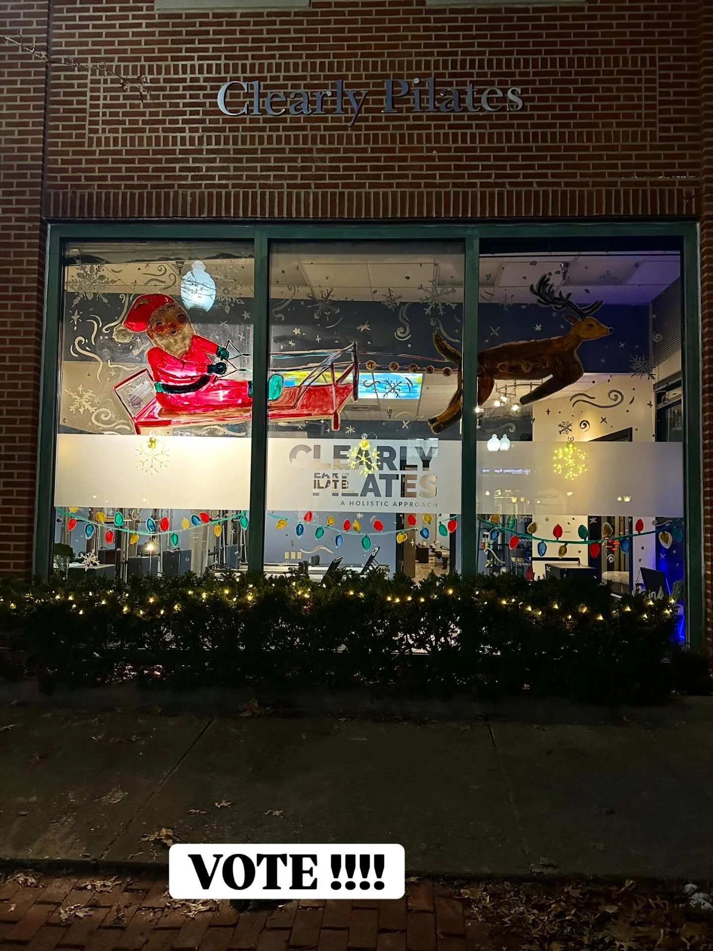 Please cast your vote for Clearly Pilates Sewickley Valley Chamber Commerce 2025 Window Decorating Contest!🌲🎁☃️Link https://business.sewickleyvalleychamber.org/contact/Fill/pVbEKF5p #sewickley #sewickleyshops #pilates #christmasdecorations