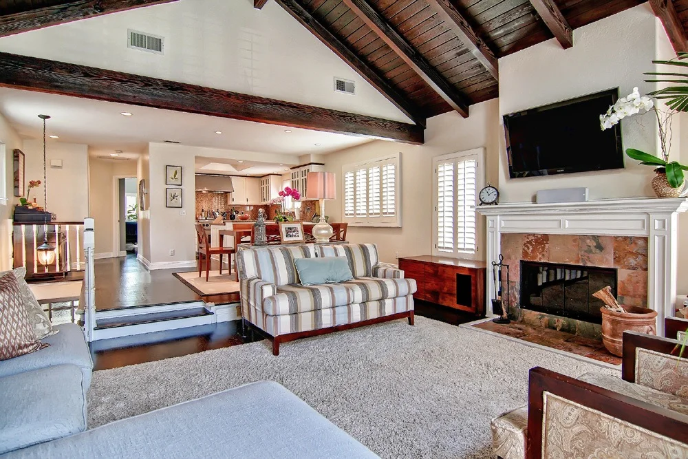 Landrum - 1252 20th_Living room3.jpg