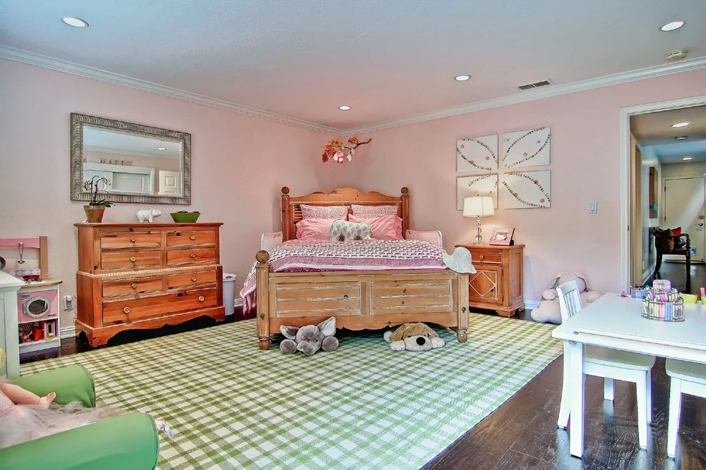 Landrum - 1252 20th_Bedroom2b.jpg