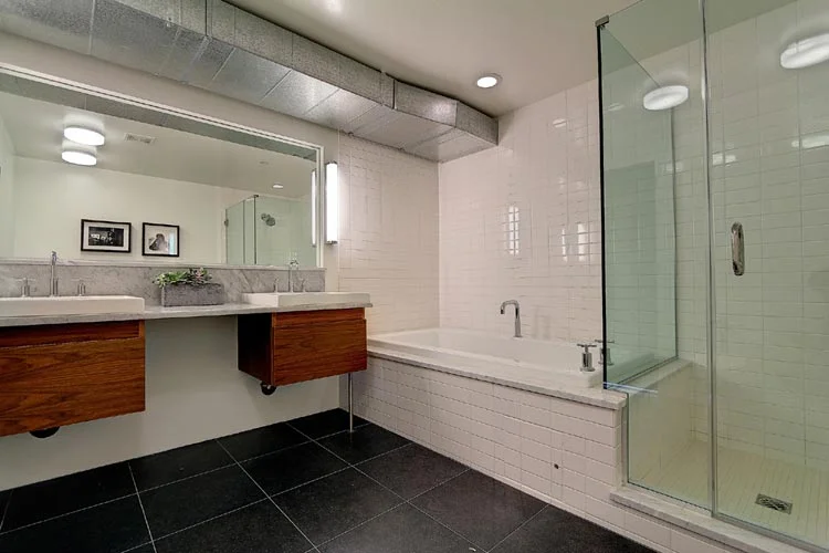 Landrum---1046-Princeton_Bathroom1.jpg