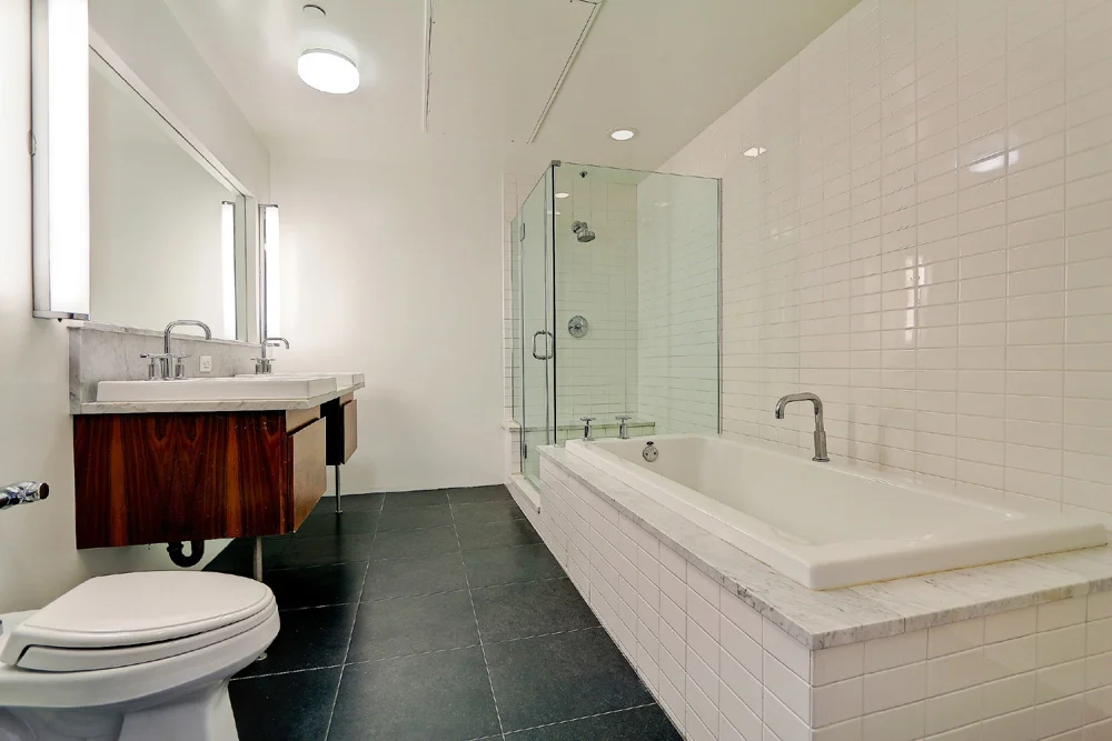 Landrum - 1046 Princeton Unit 203_Bathroom1.jpg