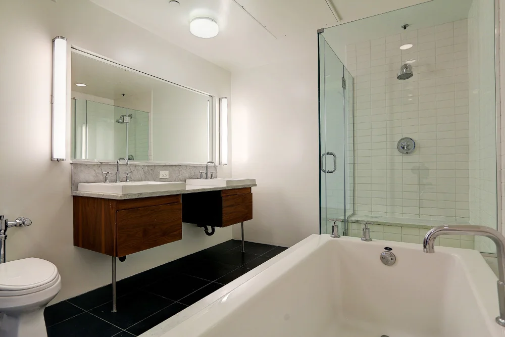 Landrum - 1046 Princeton Unit 203_bathroom2.jpg