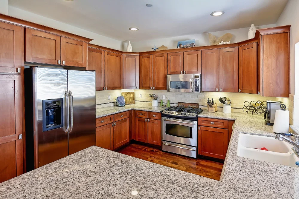 Landrum - 2516 Gates_Kitchen2.jpg