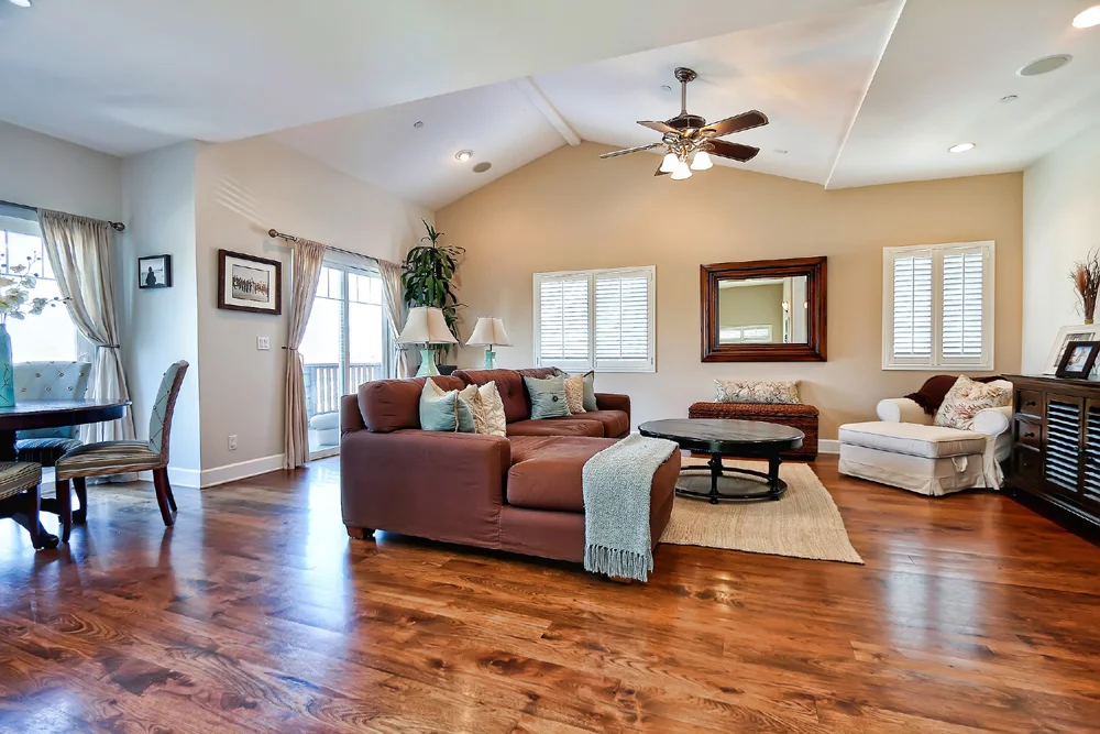 Landrum - 2516 Gates_Living room3.jpg
