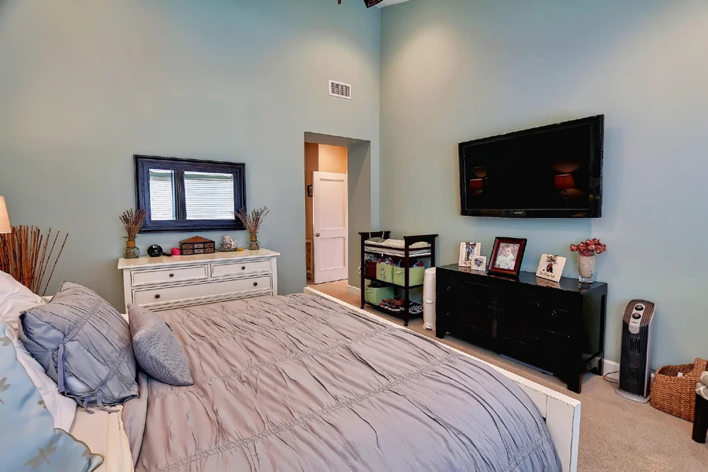 Landrum - 2516 Gates_Master bedroom2.jpg