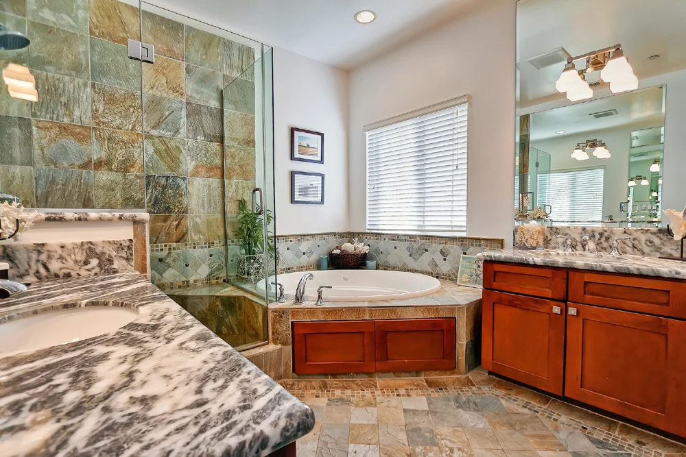 Landrum - 2516 Gates_Master bath1.jpg