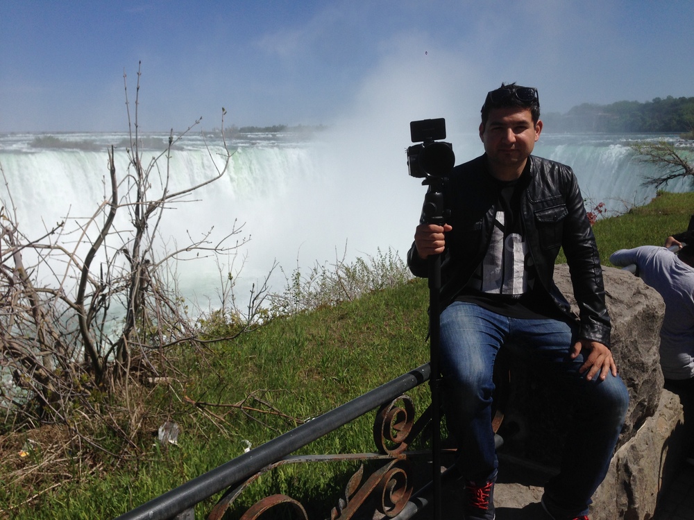  The team takes a detour at Niagra Falls just before leaving Canada. 