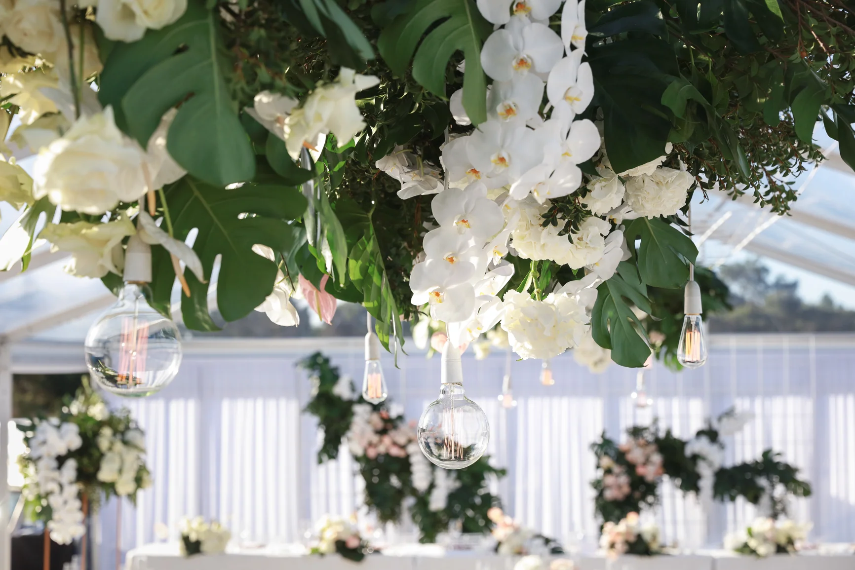 ©MichelleWeir-LibertyEvents-TaraIti-Wedding-72dpi-061.jpg