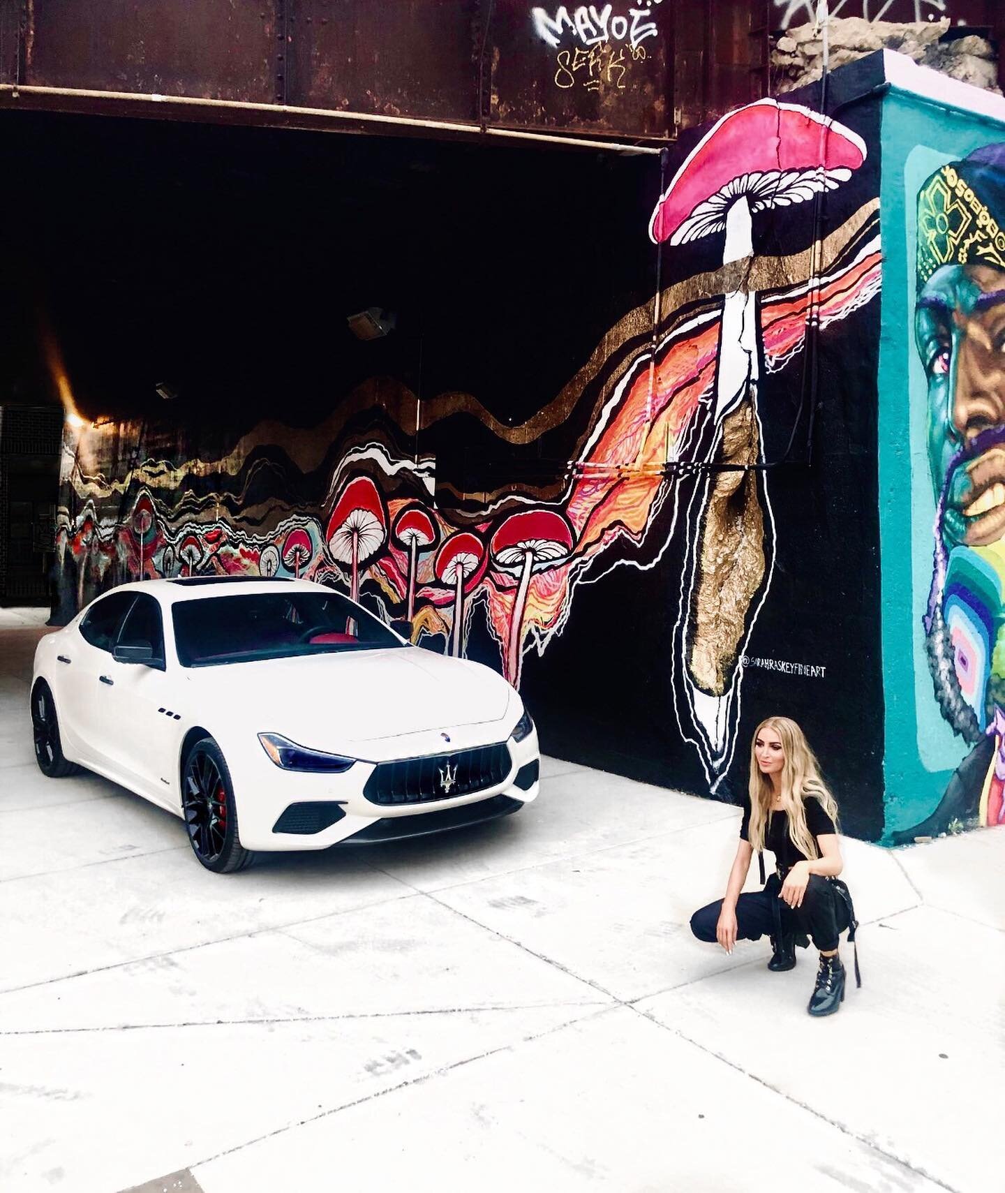 B Ī G &bull; M &Auml; G &Icirc; Č

Fun #collaboration with @MaseratiUSA and the @COACTAgency.. I painted 70 feet of large scale, #multicolored mushrooms, that included a &ldquo;crystalline geode portal&rdquo; I created as the stem of the largest of