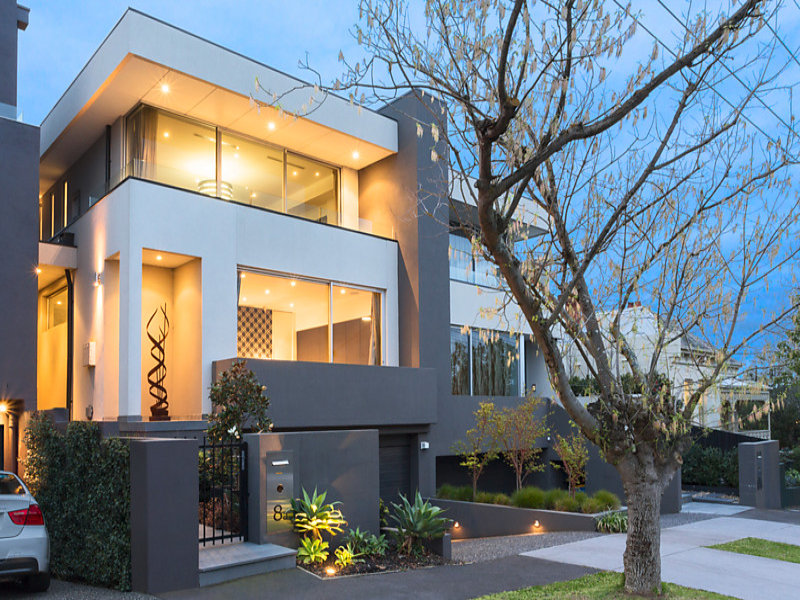 8a Highfield Grove, Kew